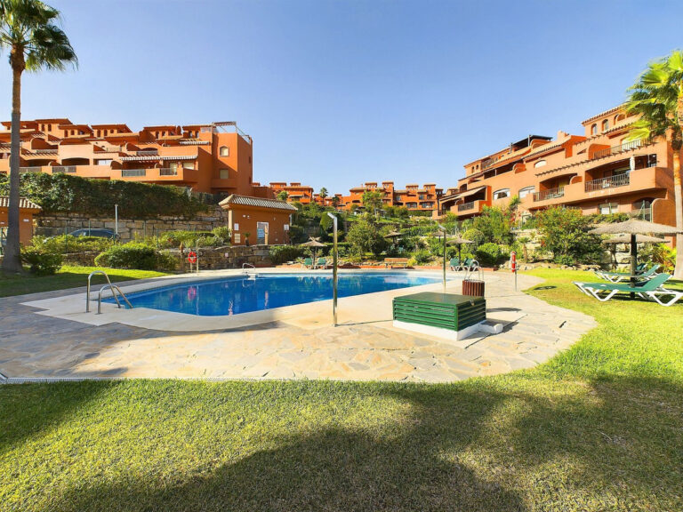 R4831330 | Ground Floor Apartment in Estepona – € 260,000 – 2 beds, 2 baths