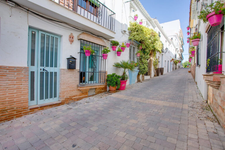 R4876189 | Ground Floor Apartment in Estepona – € 330,000 – 2 beds, 1 baths