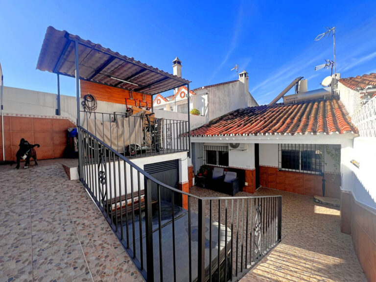 R4891069 | Townhouse in Nueva Andalucía – € 329,000 – 2 beds, 1 baths