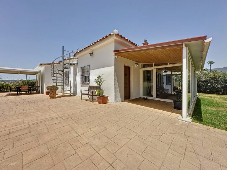 R4838959 | Detached Villa in Estepona – € 799,000 – 4 beds, 3 baths