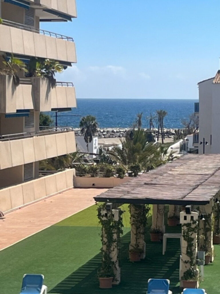 R4728772 | Middle Floor Apartment in Puerto Banús – € 960,000 – 3 beds, 2 baths