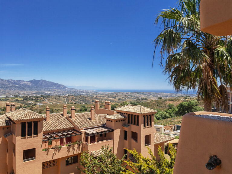 R4908733 | Middle Floor Apartment in Marbella – € 349,000 – 2 beds, 2 baths