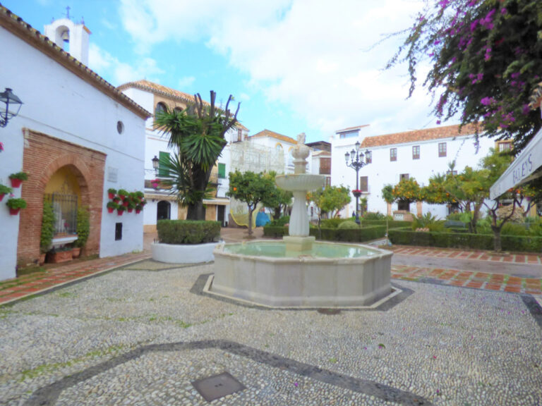 R3783982 | Townhouse in Marbella – € 1,200,000 – 2 beds, 1 baths