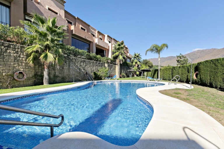 R4890955 | Townhouse in Estepona – € 425,000 – 3 beds, 3 baths