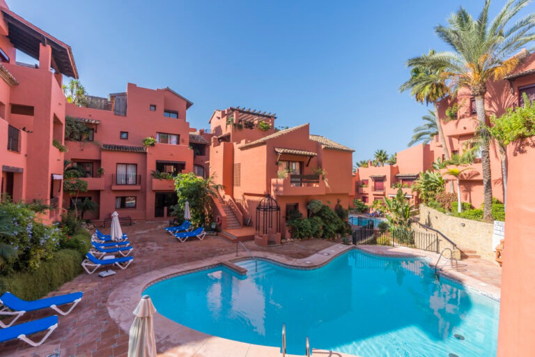 R4900330 | Middle Floor Apartment in Marbella – € 690,000 – 3 beds, 2 baths