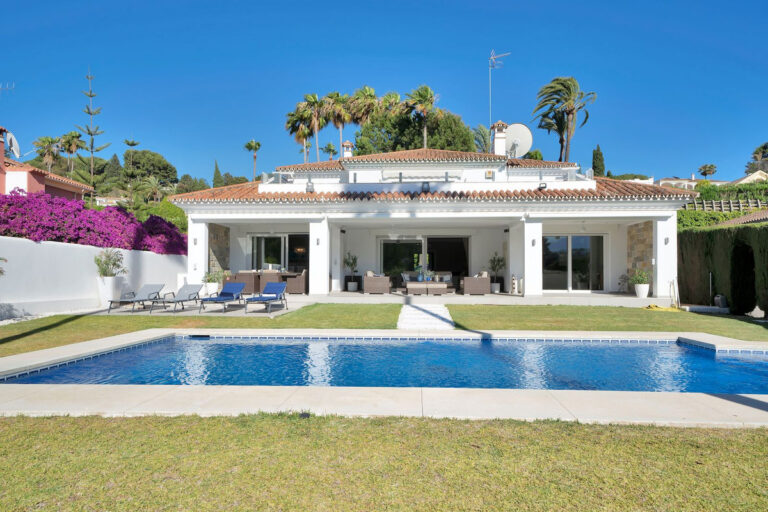 R4830589 | Detached Villa in El Paraiso – € 2,695,000 – 4 beds, 4 baths