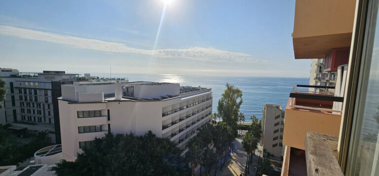 R4908829 | Middle Floor Apartment in Marbella – € 580,000 – 2 beds, 2 baths