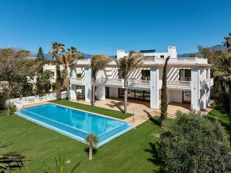 R4733866 | Detached Villa in Estepona – € 5,990,000 – 6 beds, 8.5 baths