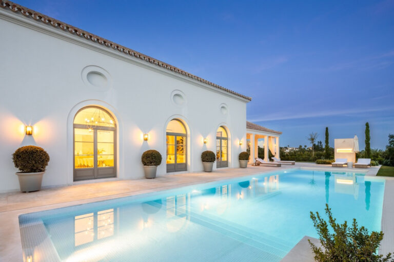 R4892536 | Detached Villa in Nueva Andalucía – € 8,975,000 – 6 beds, 6 baths