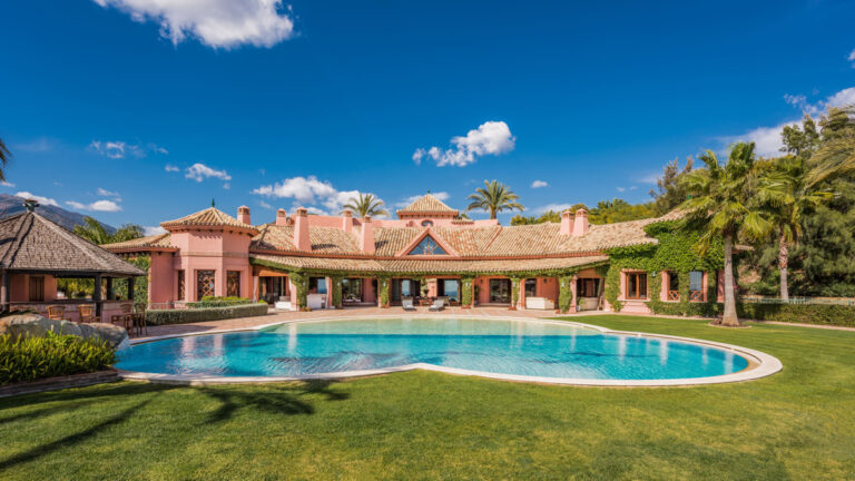 R3643751 | Detached Villa in Nueva Andalucía – € 11,950,000 – 8 beds, 9 baths