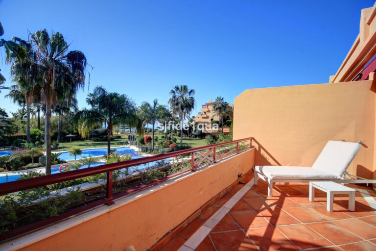 R4308091 | Townhouse in Estepona – € 900,000 – 3 beds, 2.5 baths