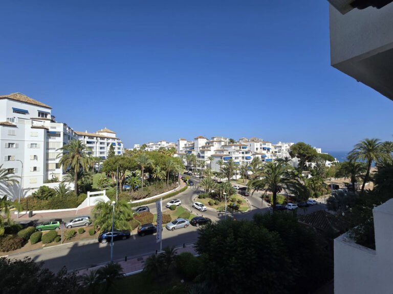 R4804255 | Middle Floor Apartment in Marbella – € 480,000 – 1 beds, 1 baths