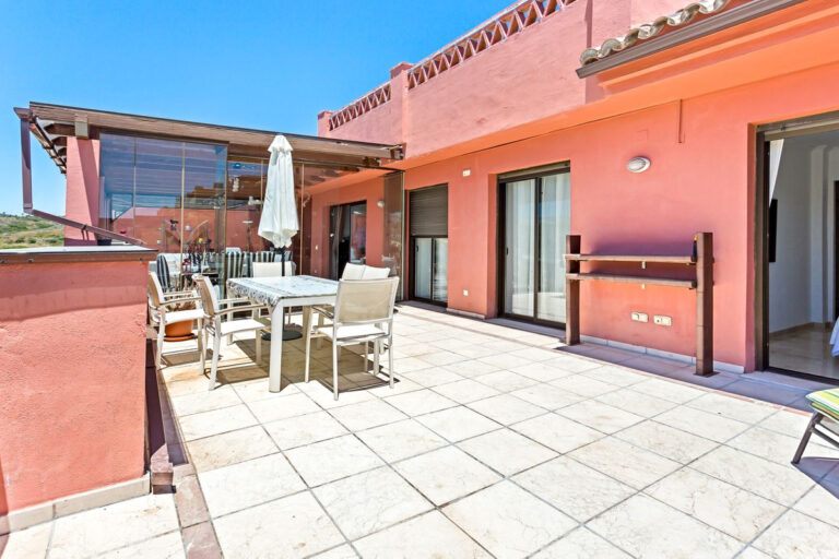 R4316479 | Penthouse in Casares Playa – € 535,000 – 3 beds, 2 baths