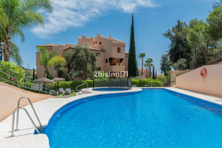 R4796995 | Middle Floor Apartment in Elviria – € 540,000 – 3 beds, 2 baths