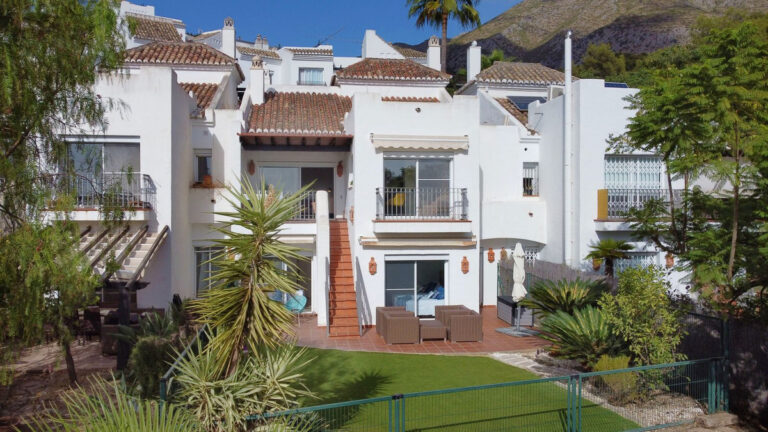 R4856164 | Townhouse in Marbella – € 580,000 – 3 beds, 2 baths