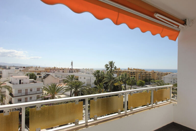 R4741771 | Penthouse in San Pedro de Alcántara – € 640,000 – 3 beds, 2 baths