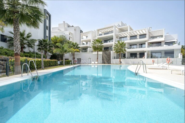 MDL164S | Apartment in Estepona – € 495,000 – 2 beds, 2 baths