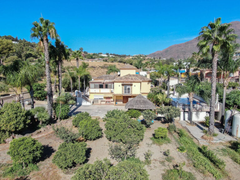 R4227361 | Finca – Cortijo in Estepona – € 795,000 – 3 beds, 3 baths