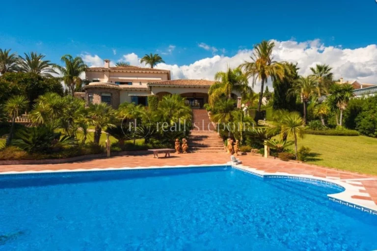 LPV-00316P | Mansion in Estepona – € 5,250,000 – 9 beds, 5 baths