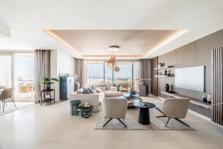 613-00061P | Apartment in Nueva Andalucia – € 1,420,000 – 2 beds, 2 baths