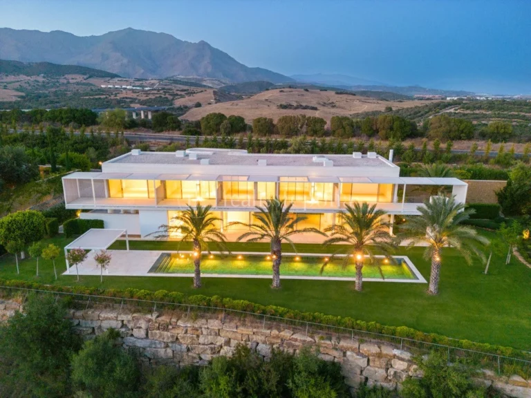 5030HFV | Villa in Casares – € 7,550,000 – 5 beds, 6 baths
