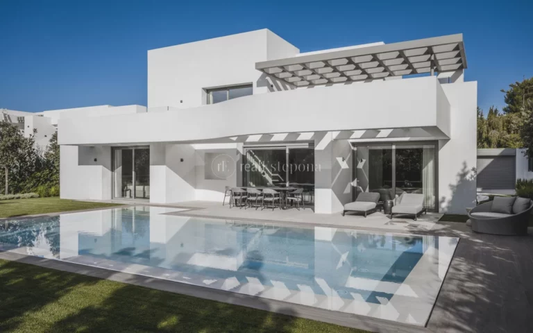 2357-DHFV | Villa in Estepona – € 2,495,000 – 5 beds, 5 baths