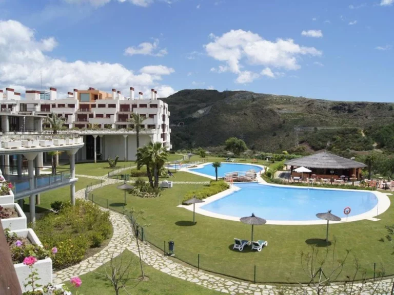 R5064685 | Middle Floor Apartment in Benahavís – € 265,000 – 1 beds, 1 baths