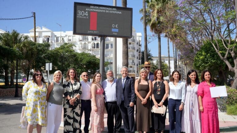 The City Council achieves ‘zero debt’ after paying 300 million euros and makes the largest tax cut in Estepona’s history