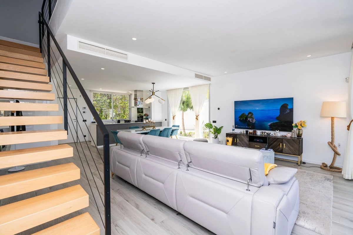 8-e64a9055bba3e77ac8aca3b893cdf826