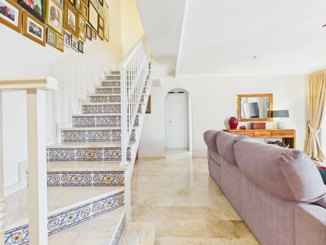 7-aa4cc561180b369757c0bb4af9886cd3