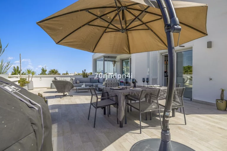 R4753537 | Middle Floor Apartment in Casares – € 790,000 – 3 beds, 2 baths