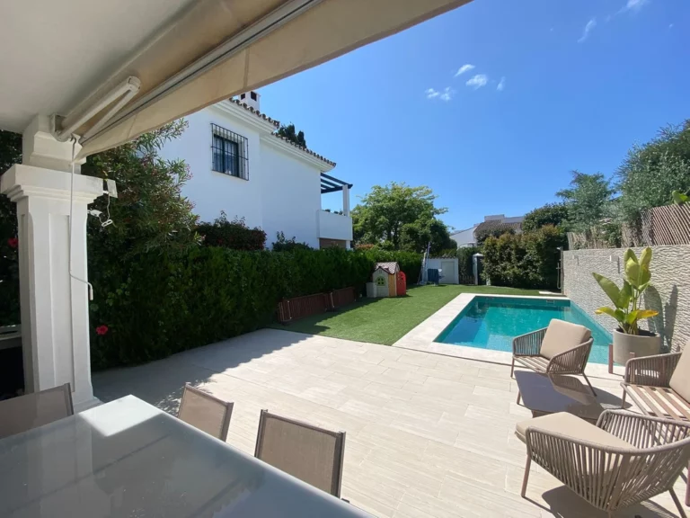 R4898818 | Semi-Detached House in San Pedro de Alcántara – € 1,475,000 – 3 beds, 3 baths
