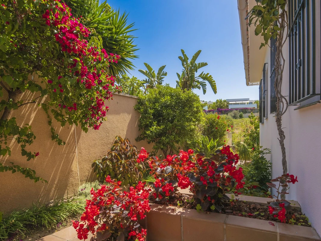 3-e898b2bb2a2fdfd06d2c39894dce8316