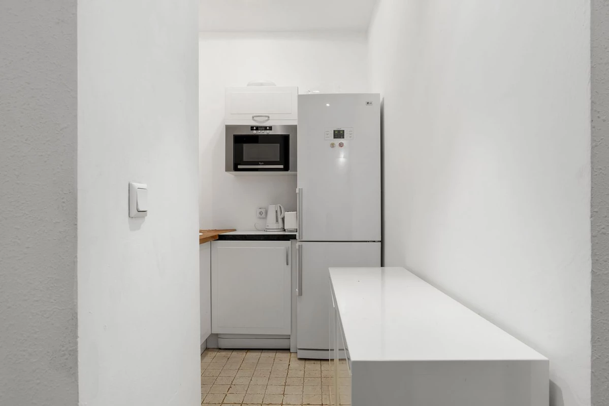 8-e64a9055bba3e77ac8aca3b893cdf826