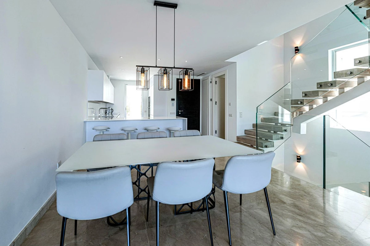 8-e64a9055bba3e77ac8aca3b893cdf826