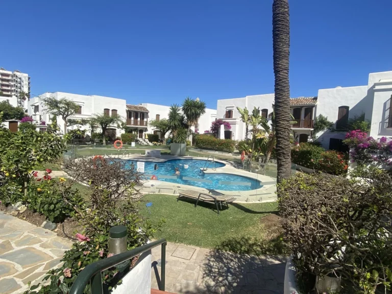 R5018665 | Townhouse in Estepona – € 470,000 – 2 beds, 2 baths