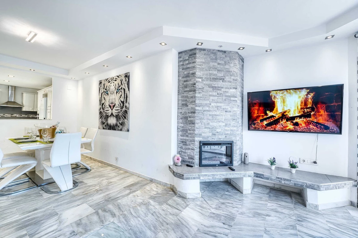 8-e64a9055bba3e77ac8aca3b893cdf826