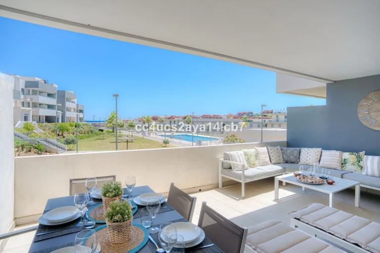 R5084200 | Ground Floor Apartment in Estepona – € 400,000 – 2 beds, 2 baths