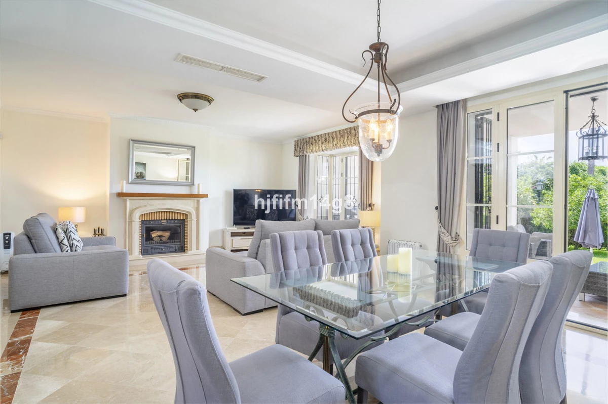 4-c23c0f86247804fa50226aecd8b0b2c8