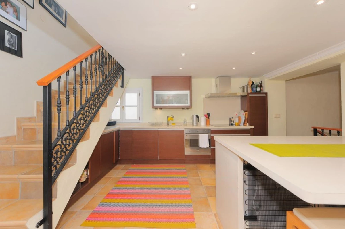 9-467d0cee5b725f3ef65f102a0c2e69c0