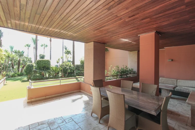 R3461908 | Ground Floor Apartment in Puerto Banús – € 1,800,000 – 2 beds, 2 baths