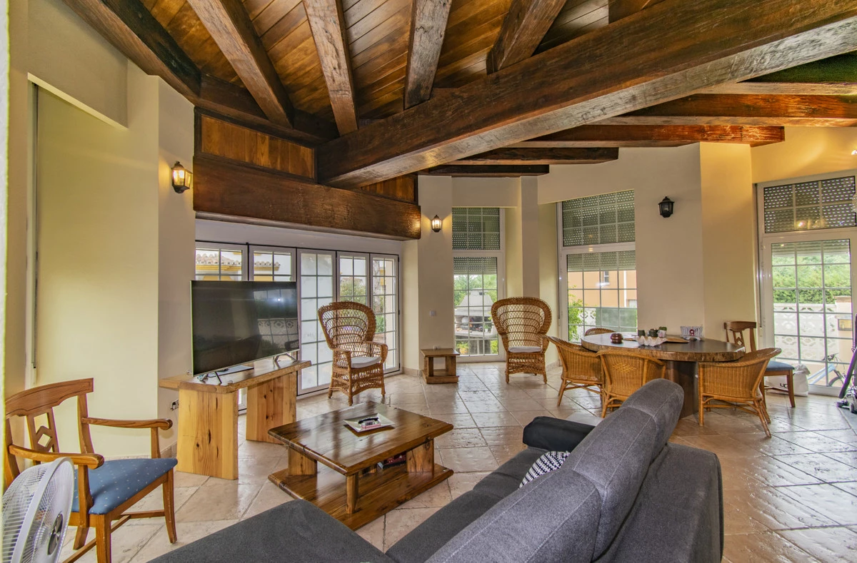 8-e64a9055bba3e77ac8aca3b893cdf826