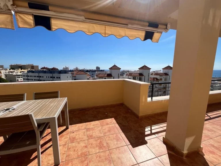 R4432693 | Penthouse in Estepona – € 750,000 – 3 beds, 2 baths