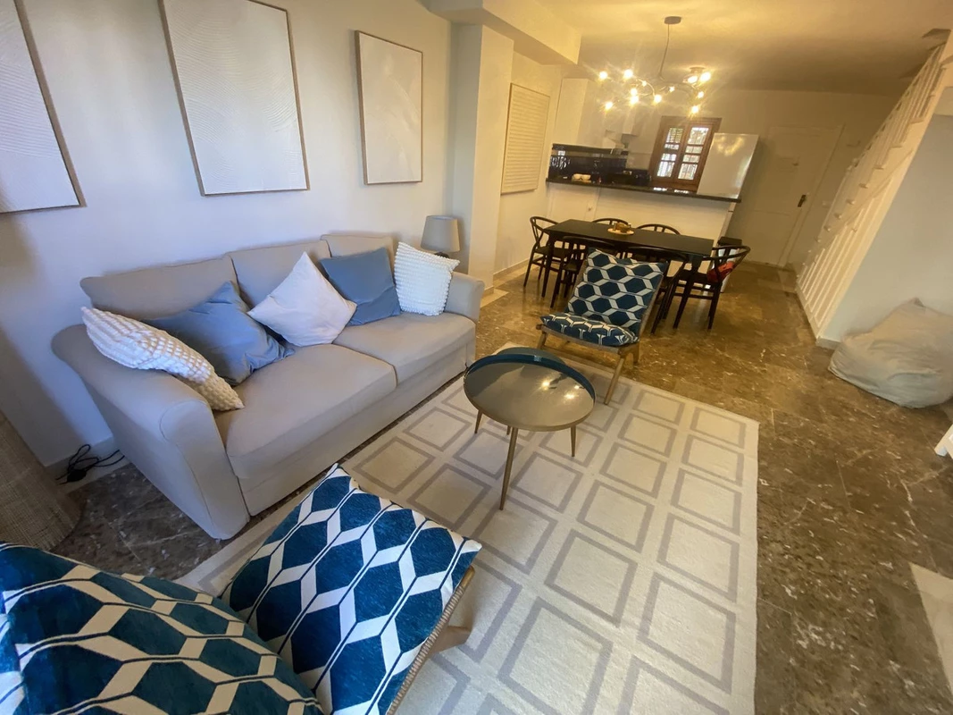 2-5bd7b9d04b45e33852eaf0ec6670150d