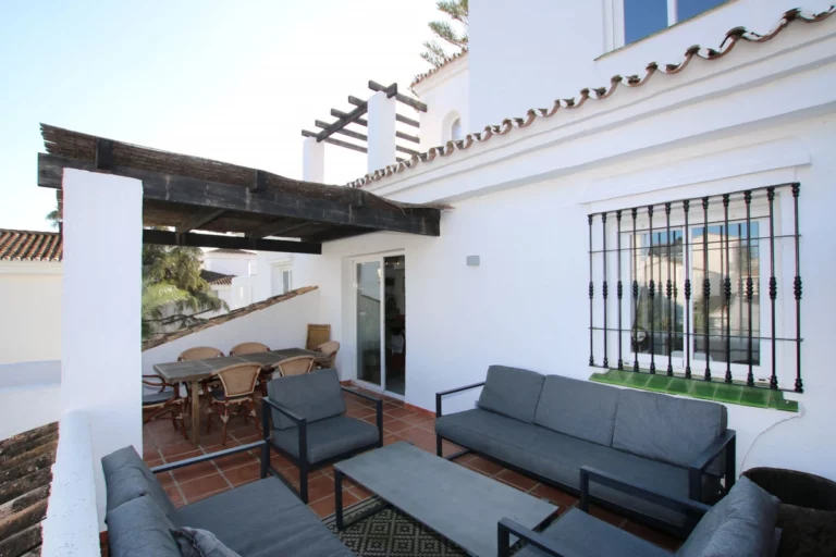 R4951513 | Penthouse Duplex in Nueva Andalucía – € 699,000 – 3 beds, 2 baths