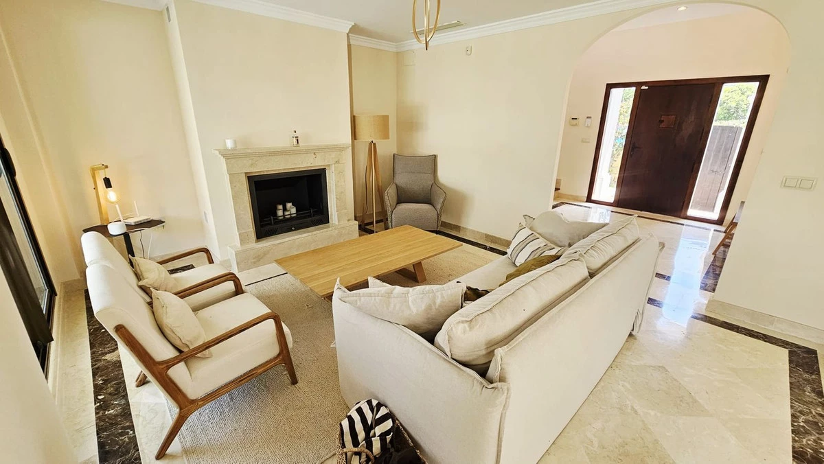 7-aa4cc561180b369757c0bb4af9886cd3