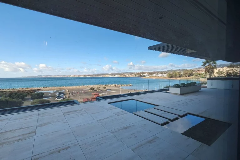 R4851295 | Middle Floor Apartment in Estepona – € 4,385,000 – 4 beds, 5 baths