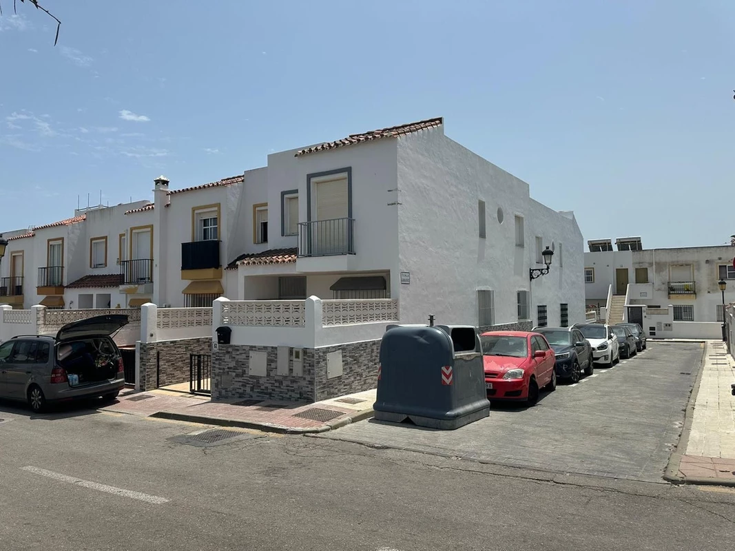 2-5bd7b9d04b45e33852eaf0ec6670150d