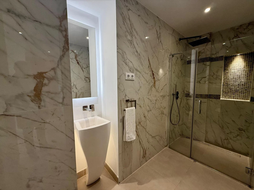 6-241328e1bcc9c0d8ce1222beb6c967a8