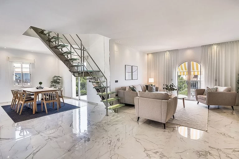 R5006833 | Penthouse Duplex in Puerto Banús – € 1,695,000 – 3 beds, 2 baths